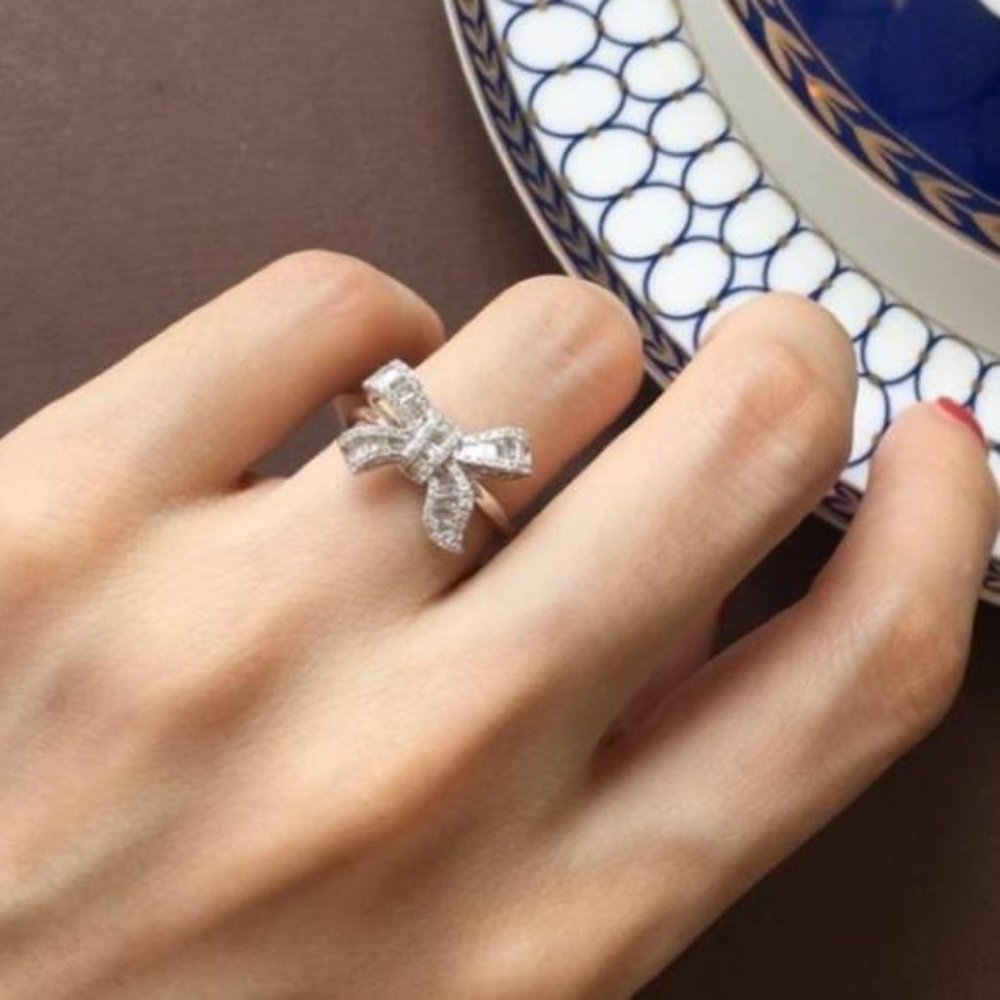 925 STERLING SILVER DIAMOND BAGUETTE BOW RING, CUTE RING, SHINY RING. - Picture 7 of 8